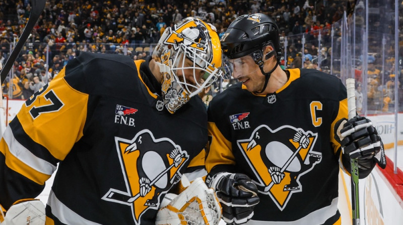 Artūrs Šilovs un Sidnijs Krosbijs. Foto: Pittsburgh Penguins