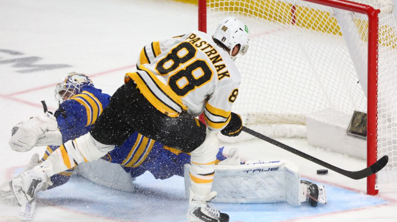 Davids Pastrņāks gūst vārtus. Foto. AP. Scanpix