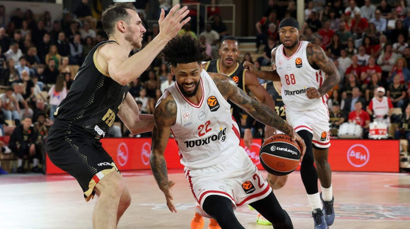 Pirejas "Olympiacos" aizsargs Tailers Dorsijs uzbrukumā cīņā pret Monako. Foto: ULEB EuroLeague