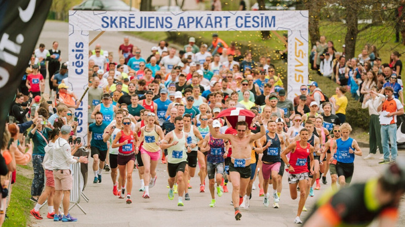 Starts 10km distancei. Fotro: Guntis Bērziņš.