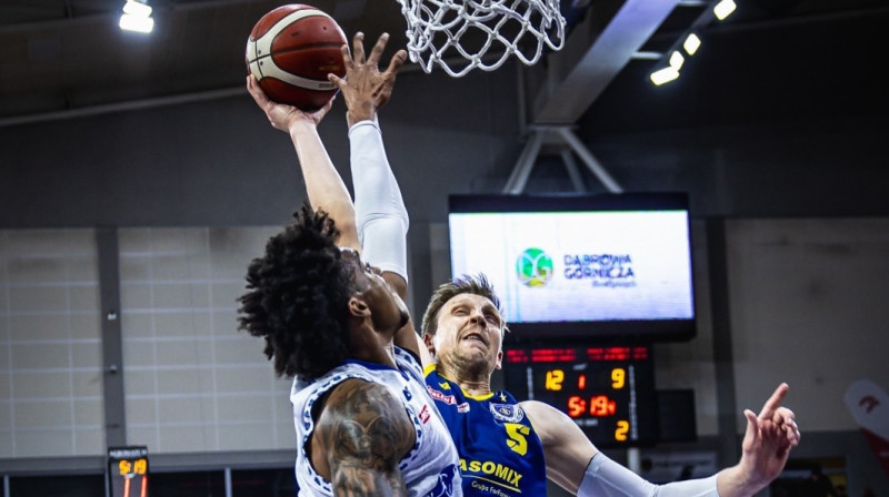 Mareks Mejeris uzbrukumā. Foto: Rafał Jakubowicz