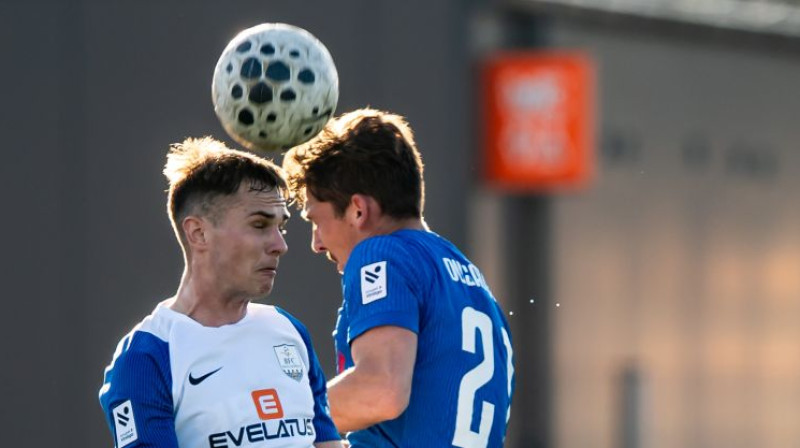 Gļebs Mihaļcovs pret Niku Dusalijevu. Foto: Sanita Sparāne/RFS