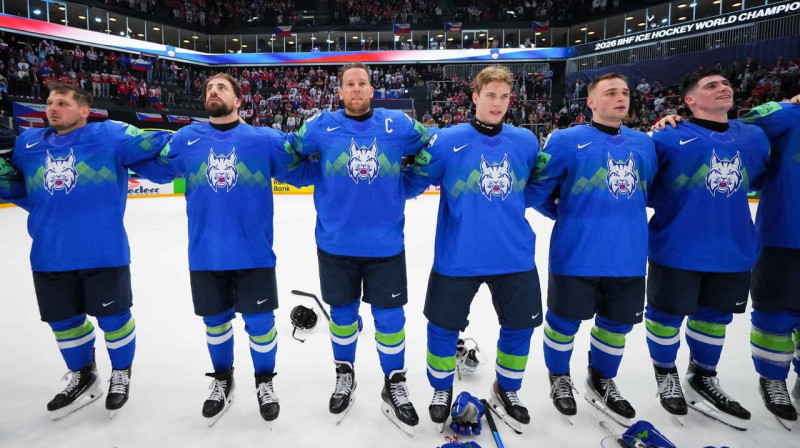 Slovēnijas hokejisti pēc panākuma pār čehiem. Foto: Matt Zambonin/IIHF