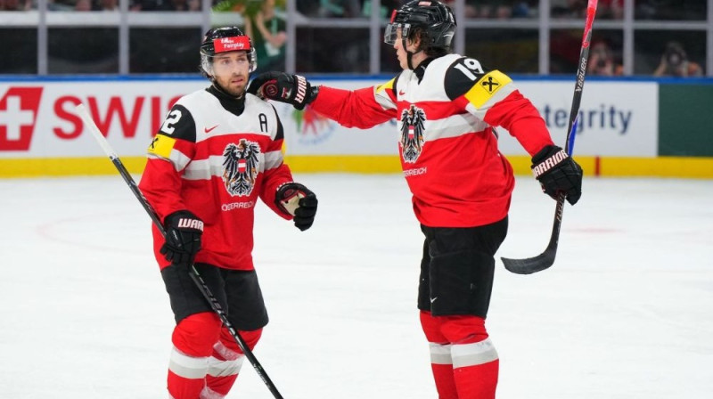 Austrijas izlases hokejisti Foto: IIHF