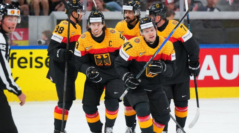 Vācijas izlases hokejisti Foto: IIHF