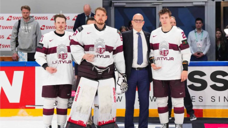 Rūdolfs Balcers, Kristers Gudļevskis un Sandis Vilmanis. Foto: IIHF