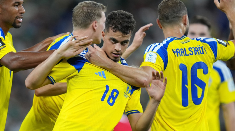 Jasins Ajarī pēc pirmajiem vārtiem. Foto: ZUMAPRESS/Scanpix