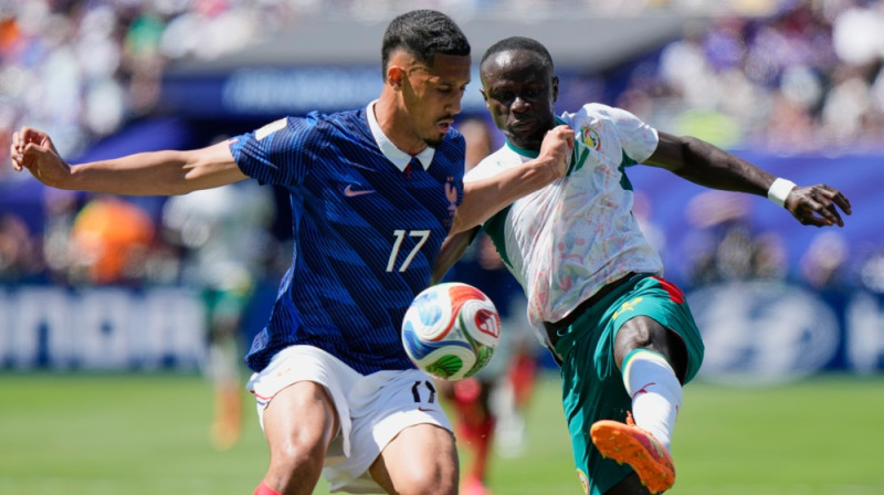 Viljams Salibā pret Sadio Manē. Foto: AP/Scanpix