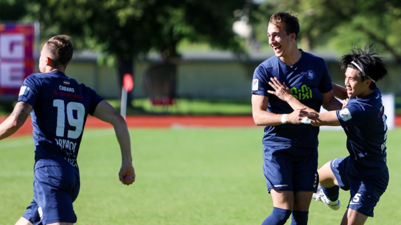 "Ogre United" atzīmē vārtus. Foto: Ritvars Raits