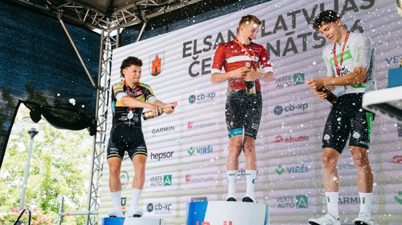 Godalgoto trijnieks Latvijas čempionātā U23. Foto: LRF.
