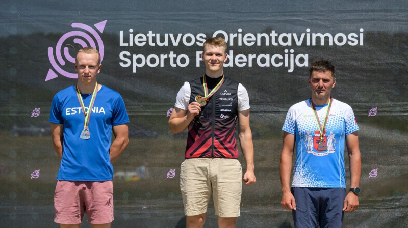 Ogrēnietis Andris Sarksņa uz goda pjedestāla augstākā pakāpiena. Publicitātes foto