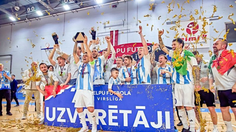 "Riga Futsal Club" svin 2025./26.g. sezonas čempiontitulu. Foto: Riga Futsal Club