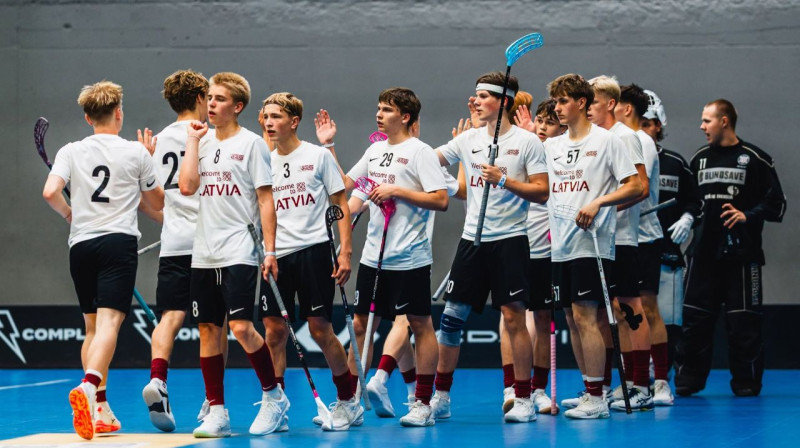 Komanda "Latvia WHITE". Foto: Floorball in Prague