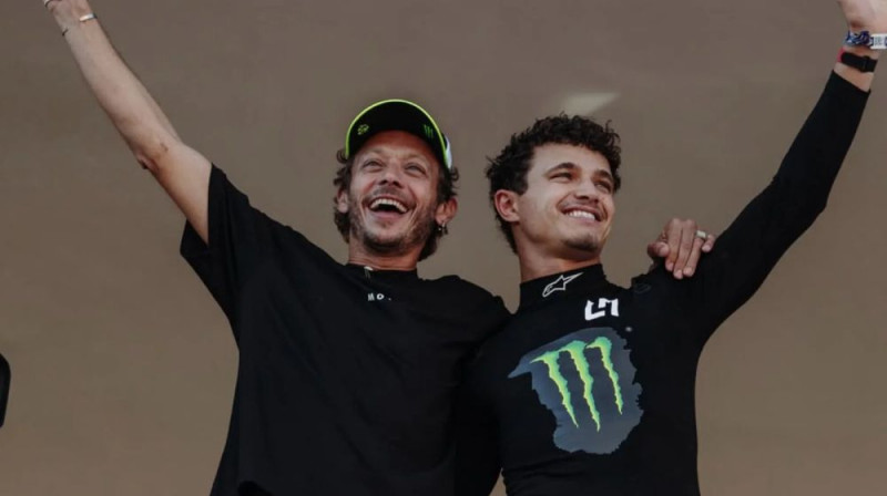 Valenrtīno Rosi un Lando Noriss. Foto: Motorsport.com