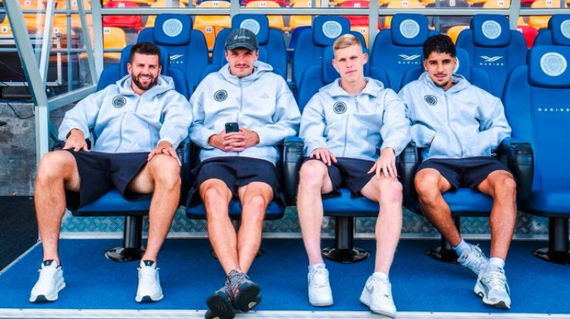 Antonijs Černomordijs, Raivis Jurkovskis, Maksims Toņiševs un Salāhs Ulads pirms spēles. Foto: Riga FC