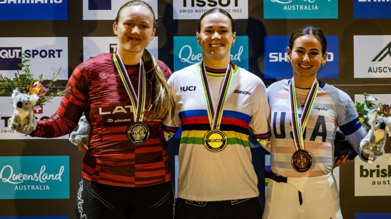 Veronika Stūriška pa kreisi. Foto: UCI