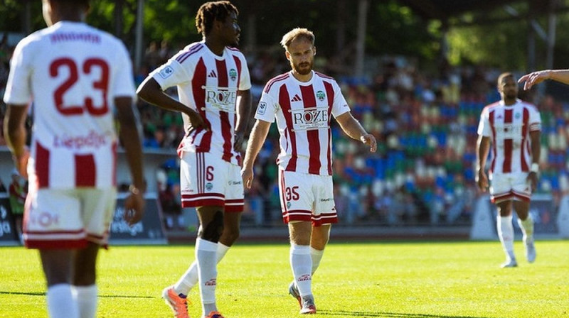 "Liepājas" futbolisti Foto: Mārtiņš Vējš