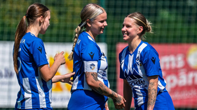 "Iecavas"/"Olaines" futbolistes. Foto: FK Iecava