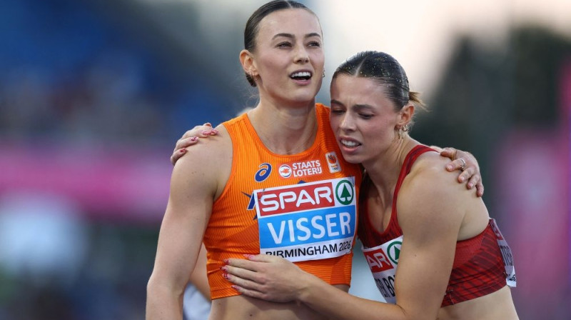 Nadīne Visere (pa kreisi) Foto: RC/Scanpix