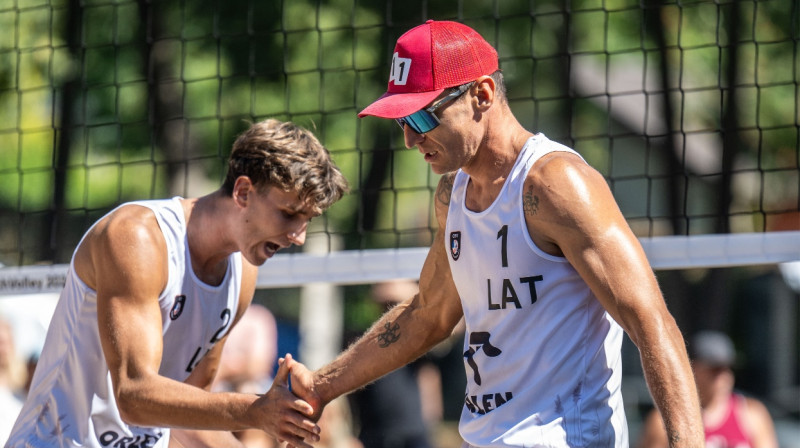 Kristians Fokerots un Mārtiņš Pļaviņš. Foto: CEV