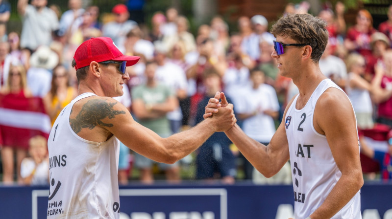 Mārtiņš Pļaviņš un Kristians Fokerots. Foto: CEV