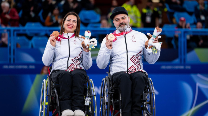 Poļina Rožkova, Agris Lasmans: Milānas-Kortīnas 2026 ziemas paraolimpisko spēļu bronzas medaļnieki
Foto: World Curling