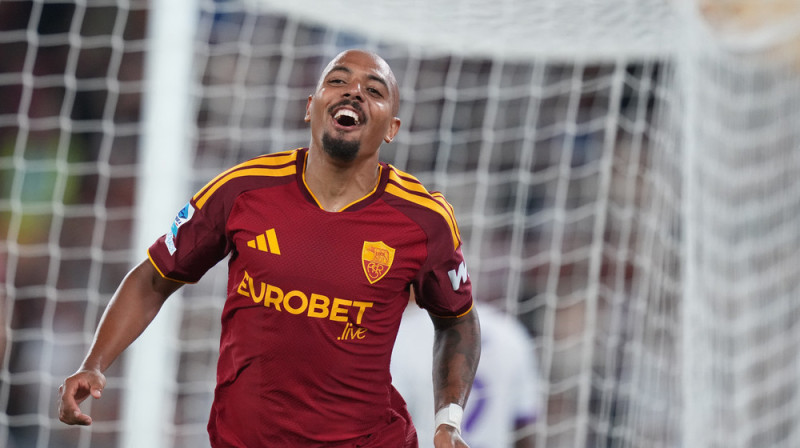AS "Roma" uzbrucējs Donjels Mālens svin vārtu guvumu. Foto: © Alfredo Falcone/LaPresse via ZUMA Press/Scanpix