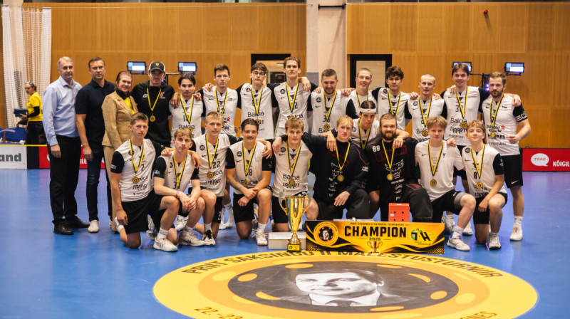 "FBK Valmiera" ar čempionu kausu, foto: SK Tahe