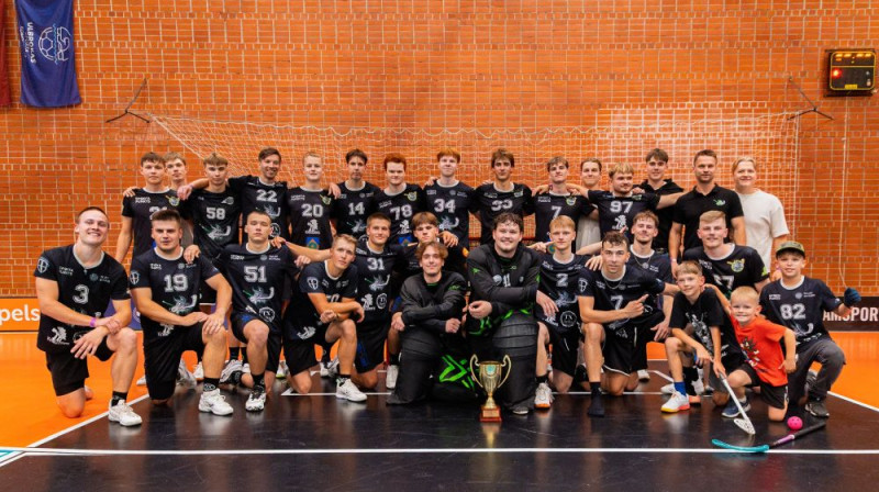 "Talsu NSS/Krauzers" ar turnīra čempionu kausu