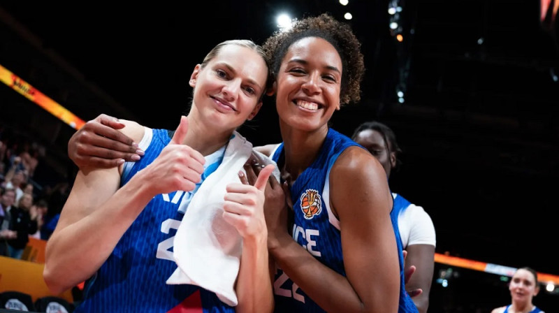 Marina Žohanesa un Marjama Badjane. Foto: FIBA