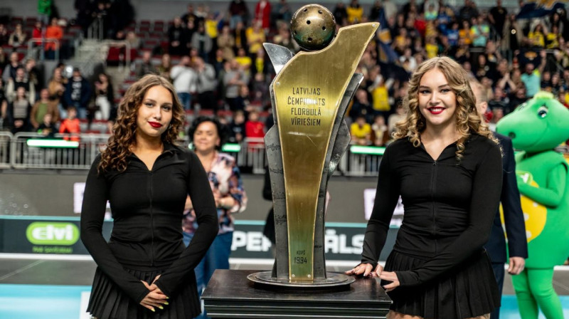 Elvi florbola līgas vīriešiem čempionu kauss. Foto: LFS