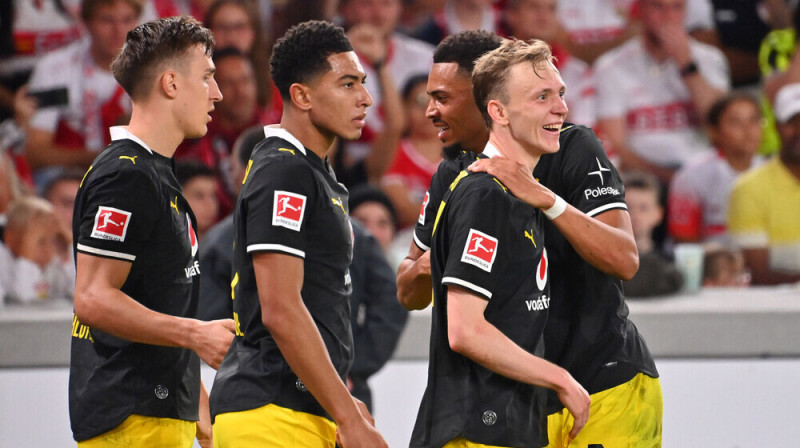 Dortmundes "Borussia" futbolisti svin vārtu guvumu. Foto: picture alliance / SvenSimon/Scanpix
