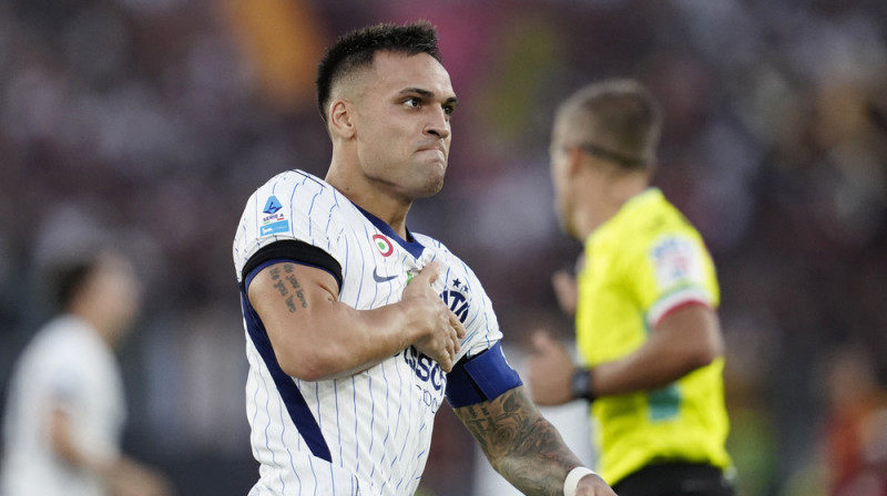 "Inter" uzbrucējs Lautaro Martiness svin vārtu guvumu. Foto: REUTERS/Matteo Ciambelli/Scanpix