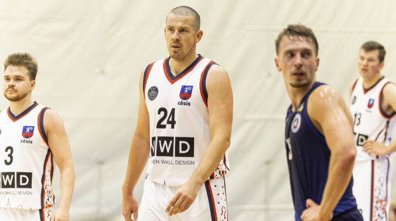 Ervīns Jonāts bija rezultatīvākais cēsnieks ar 26 punktiem. Foto: Anete Rudmieze