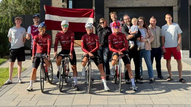 Latvijas riteņbraukšanas izlase tiekas ar Kanādas latviešiem. Foto: LRF