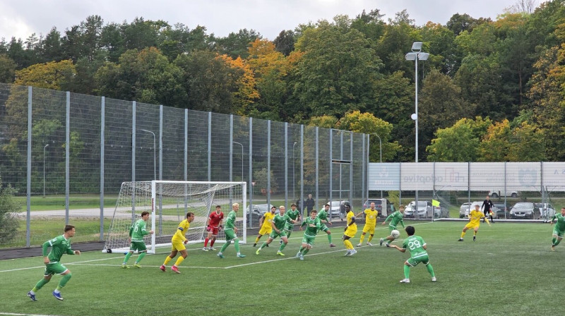 "Tukuma 2000" dublieri pret ventspilniekiem. Foto: JFK Ventspils