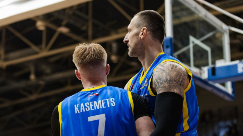 Kristens Kasemetss un Ronalds Zaķis. Foto: LBS