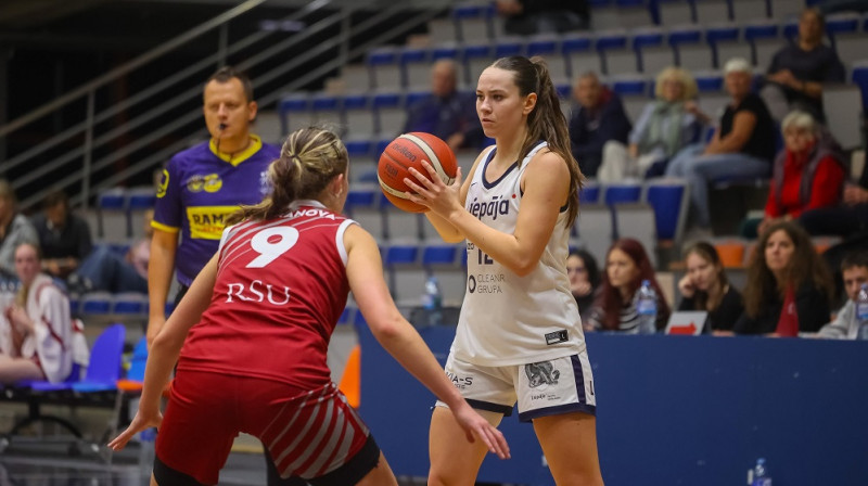 Marta Ploriņa un Samanta Gabranova 2026. gada 7. oktobrī. Foto: Ģirts Gertsons
