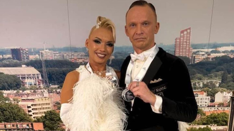 Gatis un Jūlija Simsoni. Publicitātes foto.