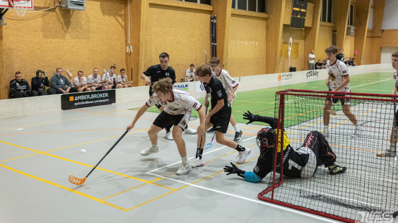 Abas "koijotu" komandas sacentās savā starpā, foto: Gustavs Melngalvis
