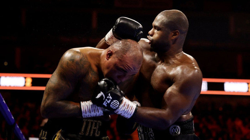 Daniels Dubuā pret Fabio Vordliju. Foto: Action Images via Reuters/Scanpix