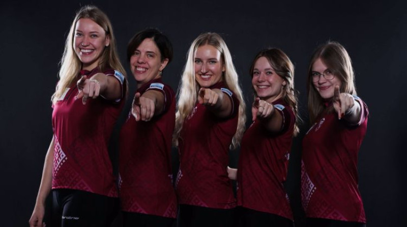 Latvijas sieviešu kērlinga izlase. Foto: Stīvens Fišers/World Curling