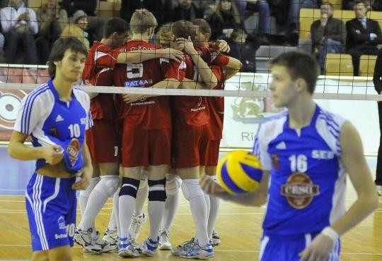 VK "Rīga/Lāse-R" pārliecinoši uzvar cēsniekus