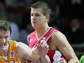 Ļaksa trenējas pie ASK