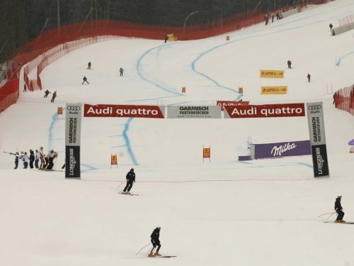 Latvijas junioriem vāji rezultāti milzu slalomā