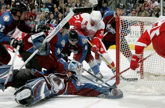 Uzvaras "Sabres" un "Red Wings"