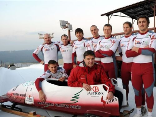 Bobslejisti meklē čempionus