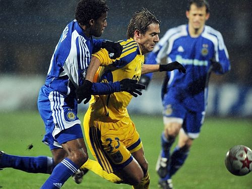 "Dynamo" un "Shakhtar" turpina, "Zenit" izstājas