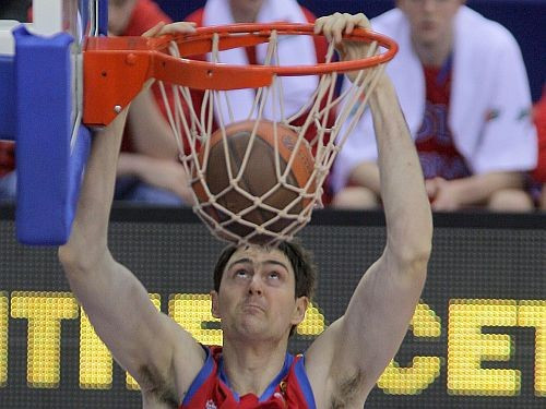 Eirolīgas nedēļas MVP godu dala "barselonietis" Lorbeks  un "partizānietis" Macvans