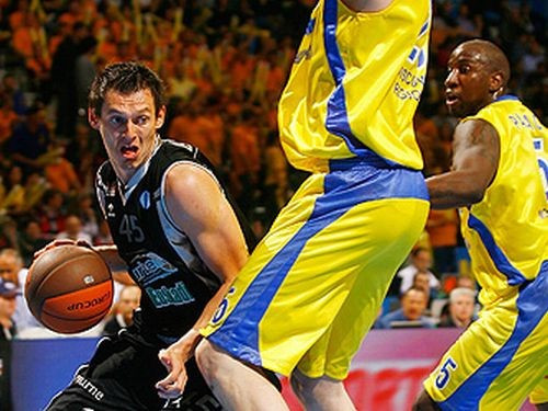 Blūmam 12 punkti pret "Khimki"
